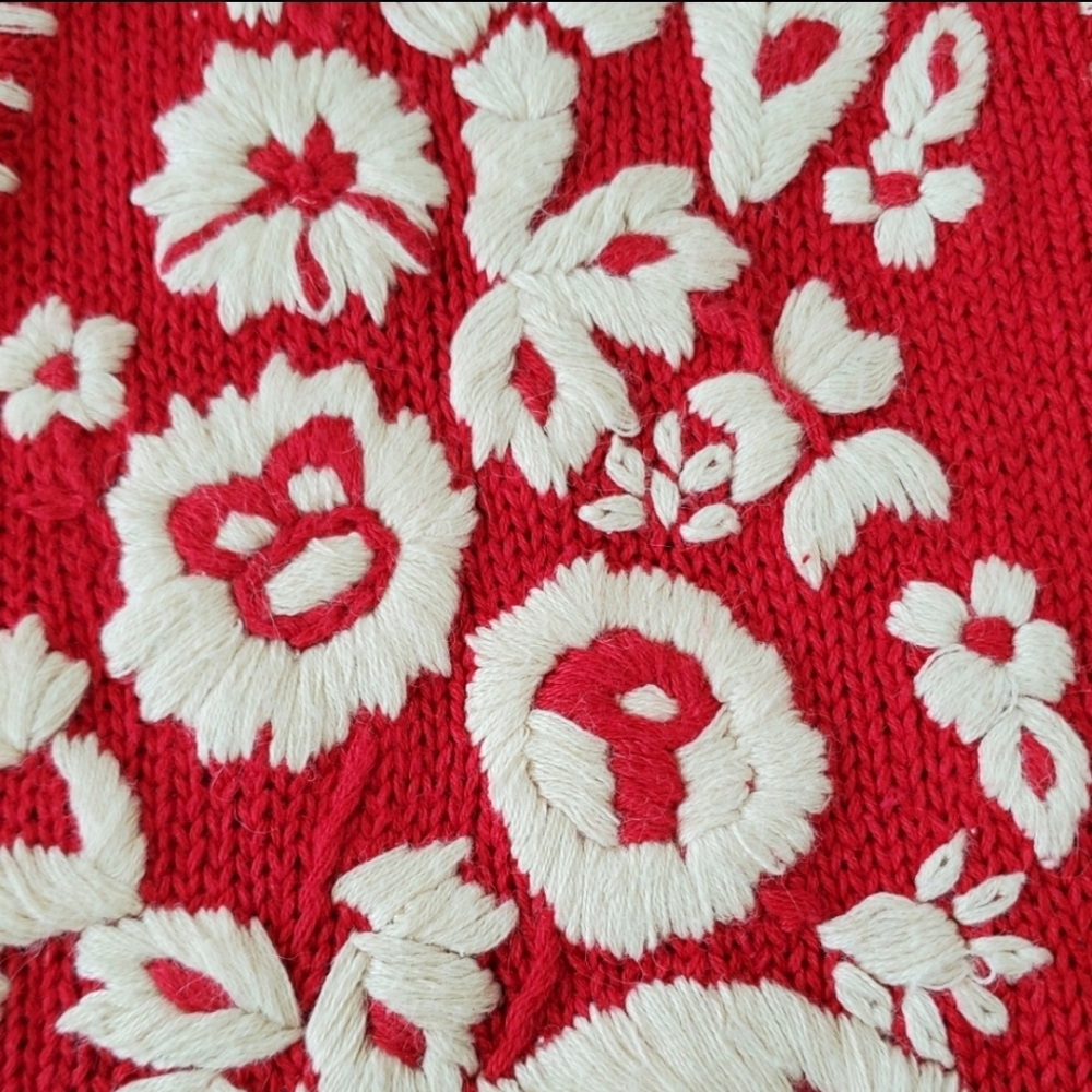 Vintage Susan Bristol Red Cream Embroidered Vest - Picture 6 of 15